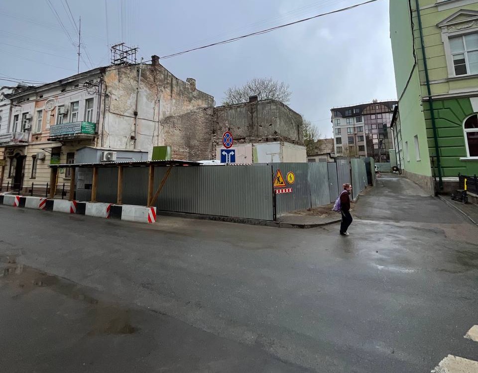 Будівельний майданчик на Коперника, 16.